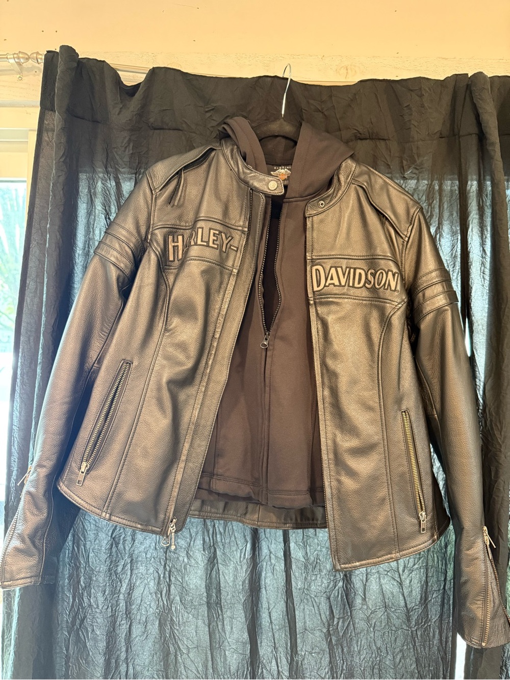 Harley-Davidson Miss Enthusiast 3-in-1 Leather Motorcycle Jacket – Women’s L